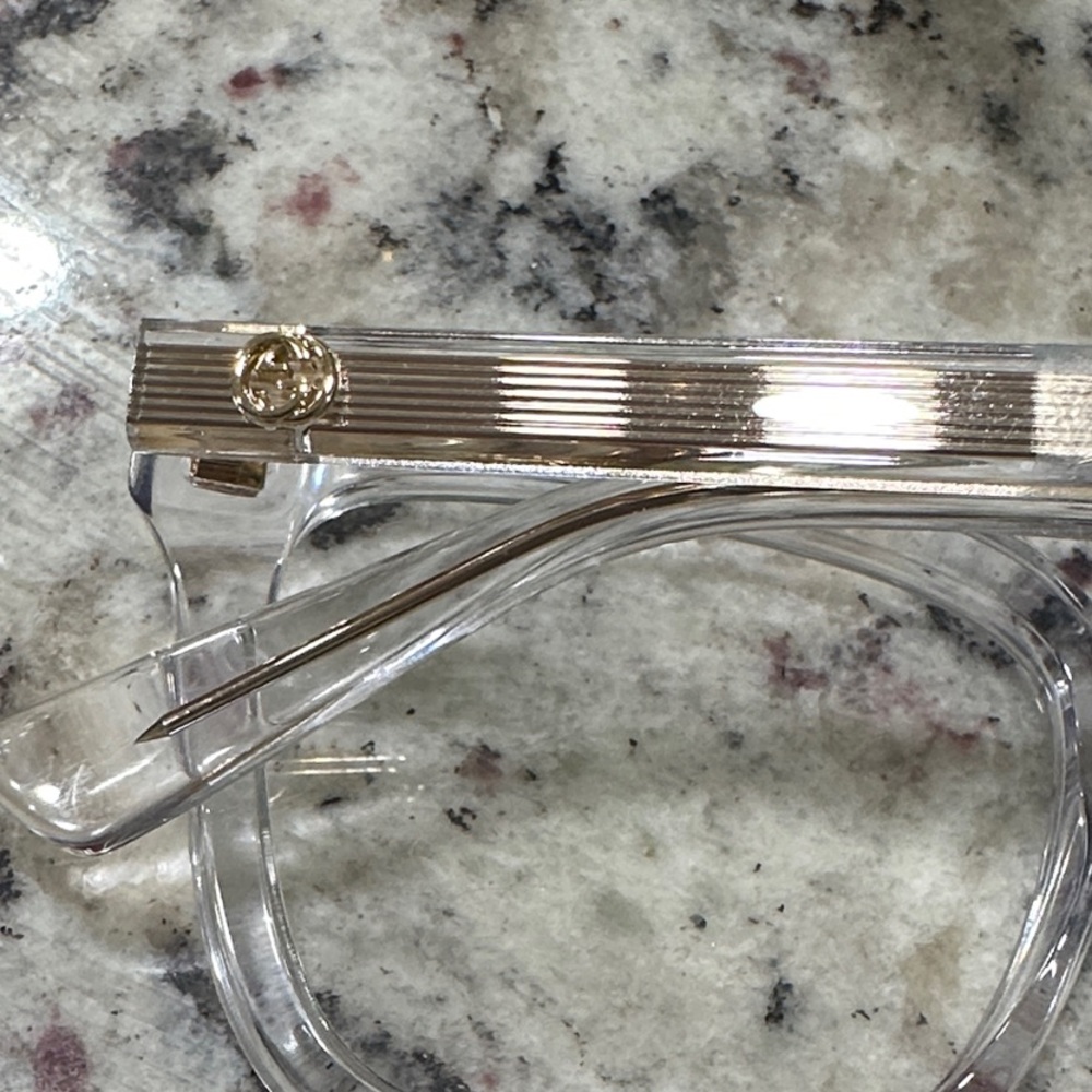 Gucci Clear Frames with Gold Detail - Picture 4 of 9